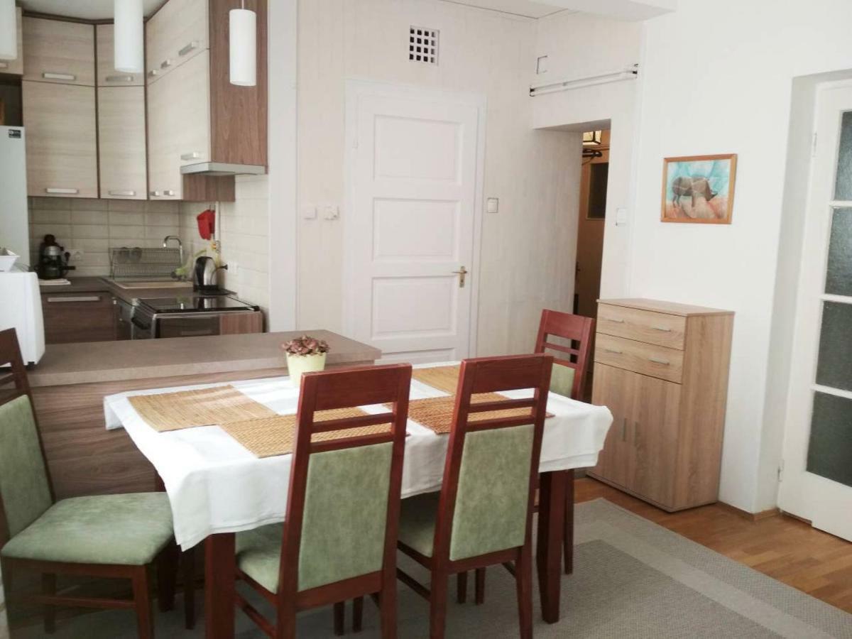 Zsuzsa Apartman Budapest Exteriör bild