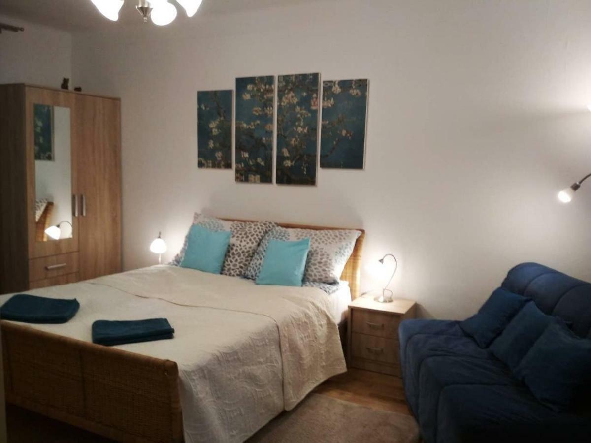 Zsuzsa Apartman Budapest Exteriör bild