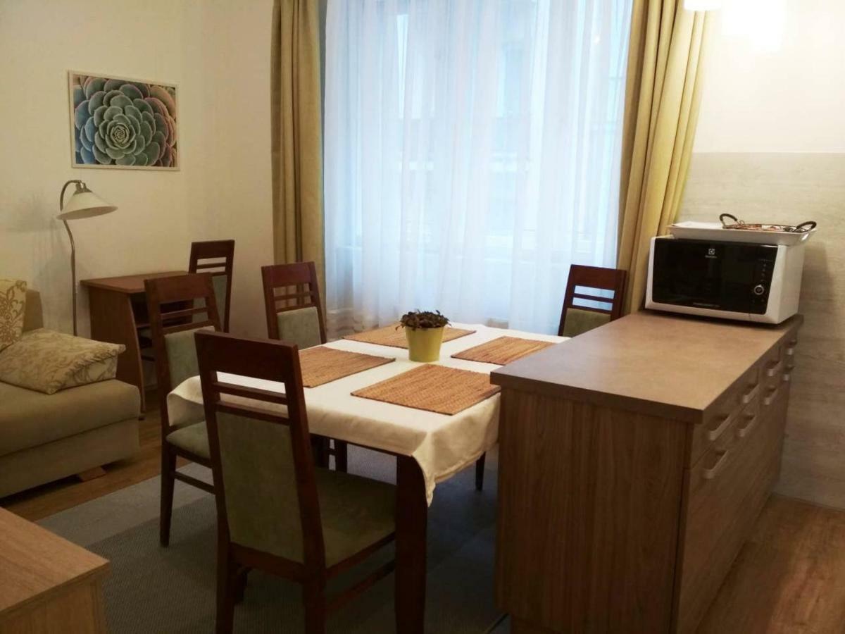 Zsuzsa Apartman Budapest Exteriör bild
